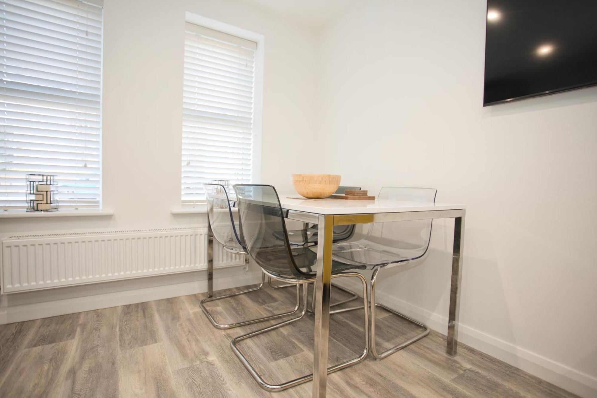 Sea Air - 2 Bedrooms - Parking - Mins To Beach บอร์นมัธ ภายนอก รูปภาพ