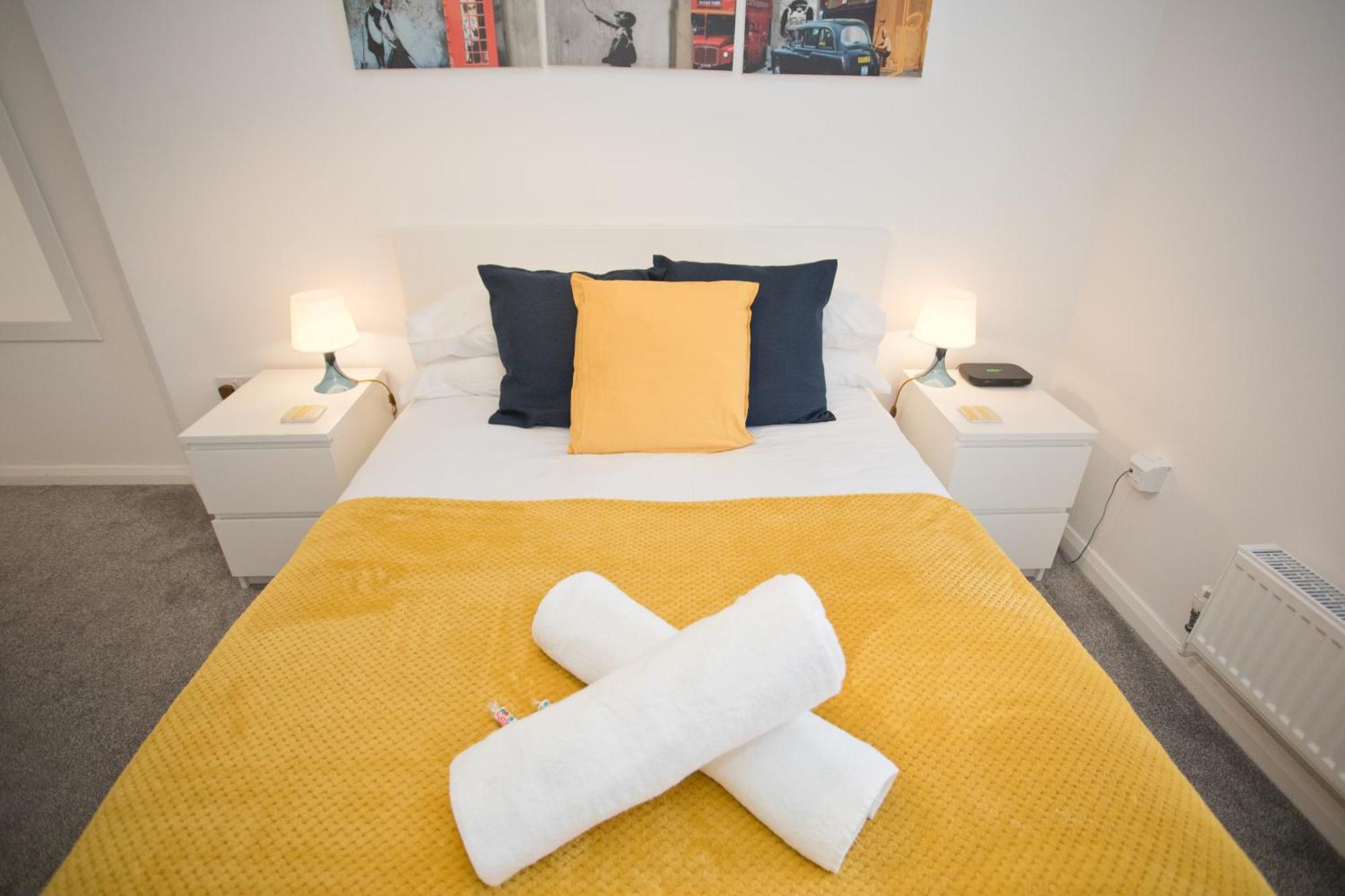 Sea Air - 2 Bedrooms - Parking - Mins To Beach บอร์นมัธ ภายนอก รูปภาพ