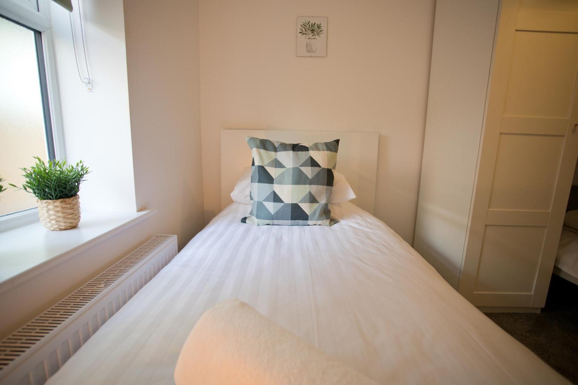 Sea Air - 2 Bedrooms - Parking - Mins To Beach บอร์นมัธ ภายนอก รูปภาพ