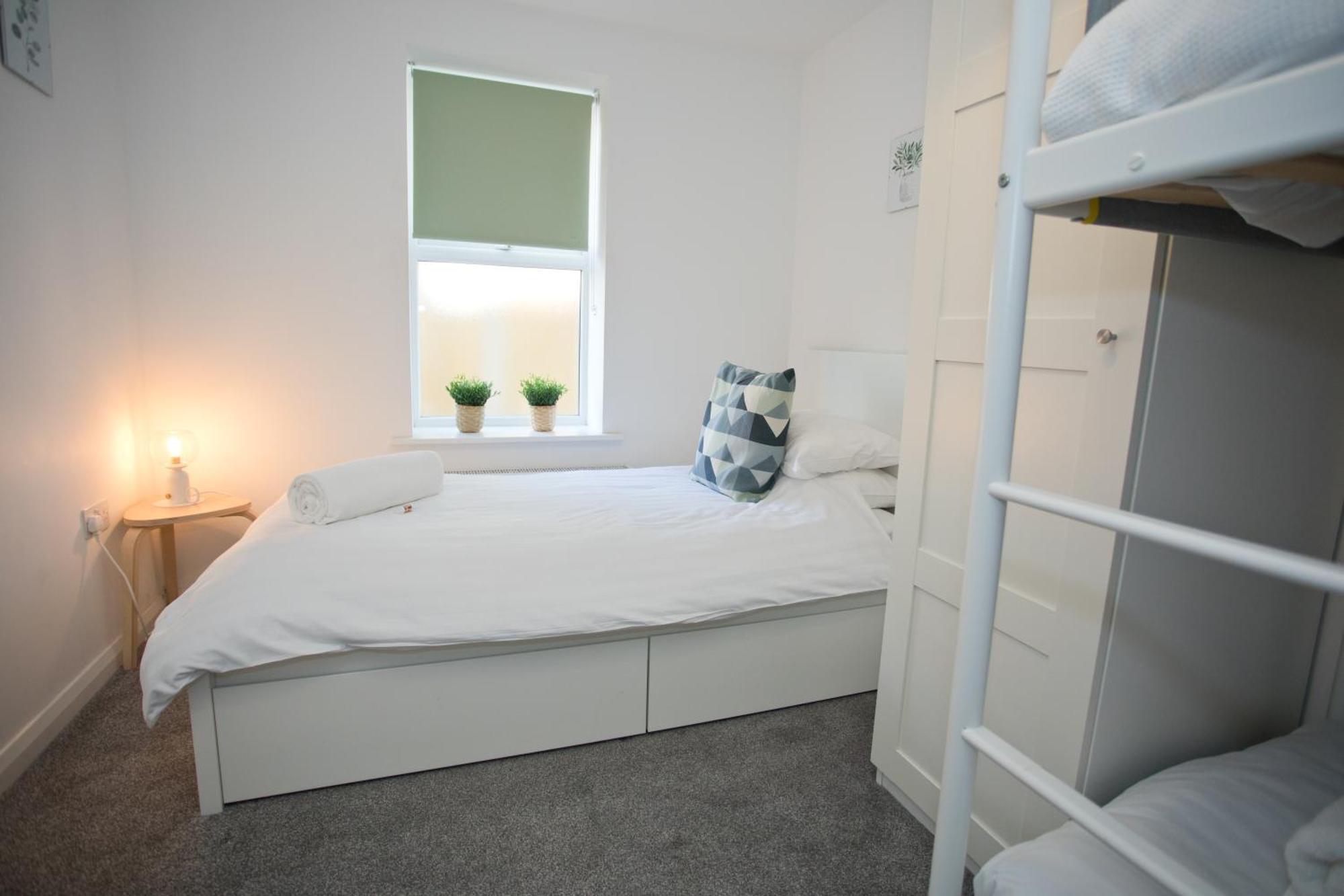 Sea Air - 2 Bedrooms - Parking - Mins To Beach บอร์นมัธ ภายนอก รูปภาพ