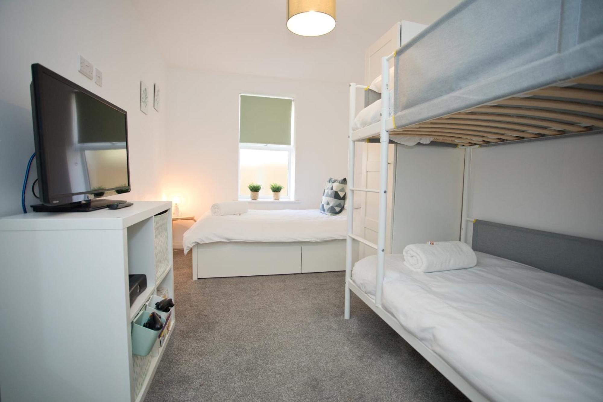Sea Air - 2 Bedrooms - Parking - Mins To Beach บอร์นมัธ ภายนอก รูปภาพ