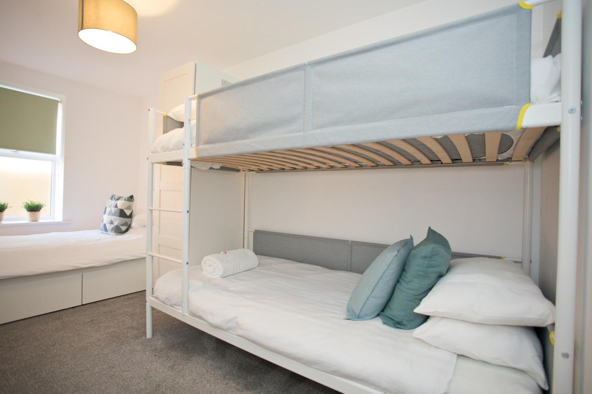 Sea Air - 2 Bedrooms - Parking - Mins To Beach บอร์นมัธ ภายนอก รูปภาพ