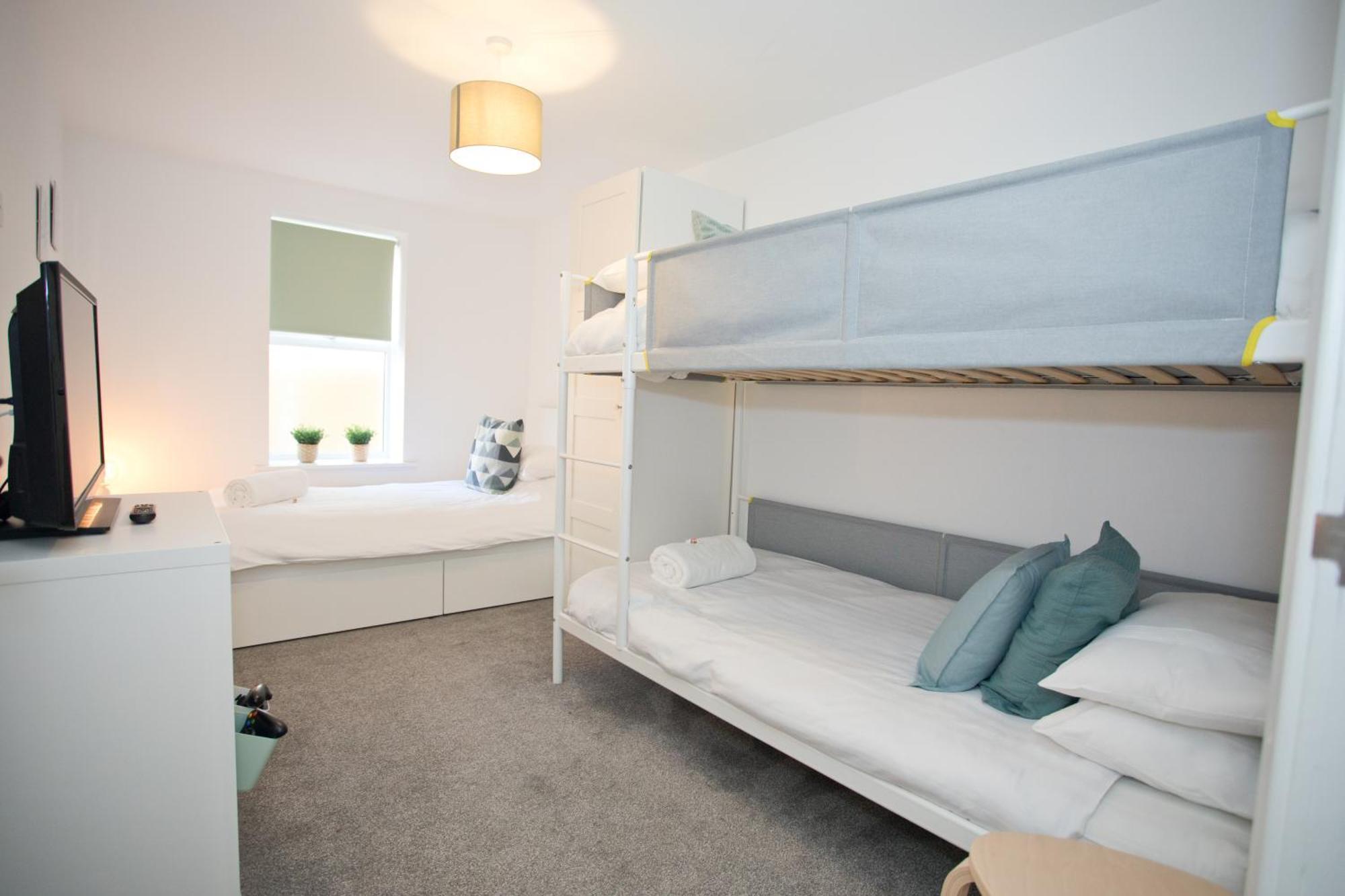 Sea Air - 2 Bedrooms - Parking - Mins To Beach บอร์นมัธ ภายนอก รูปภาพ
